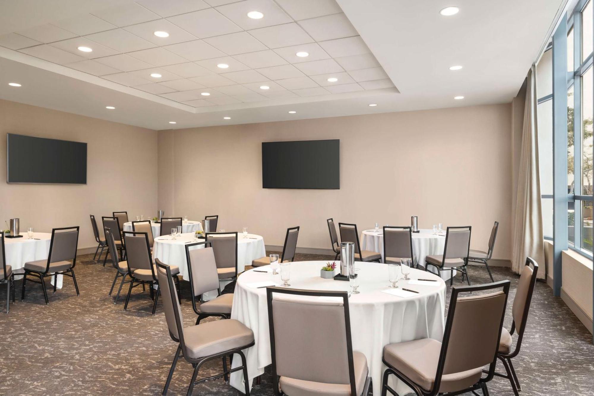 Embassy Suites By Hilton Phoenix Downtown North Εξωτερικό φωτογραφία